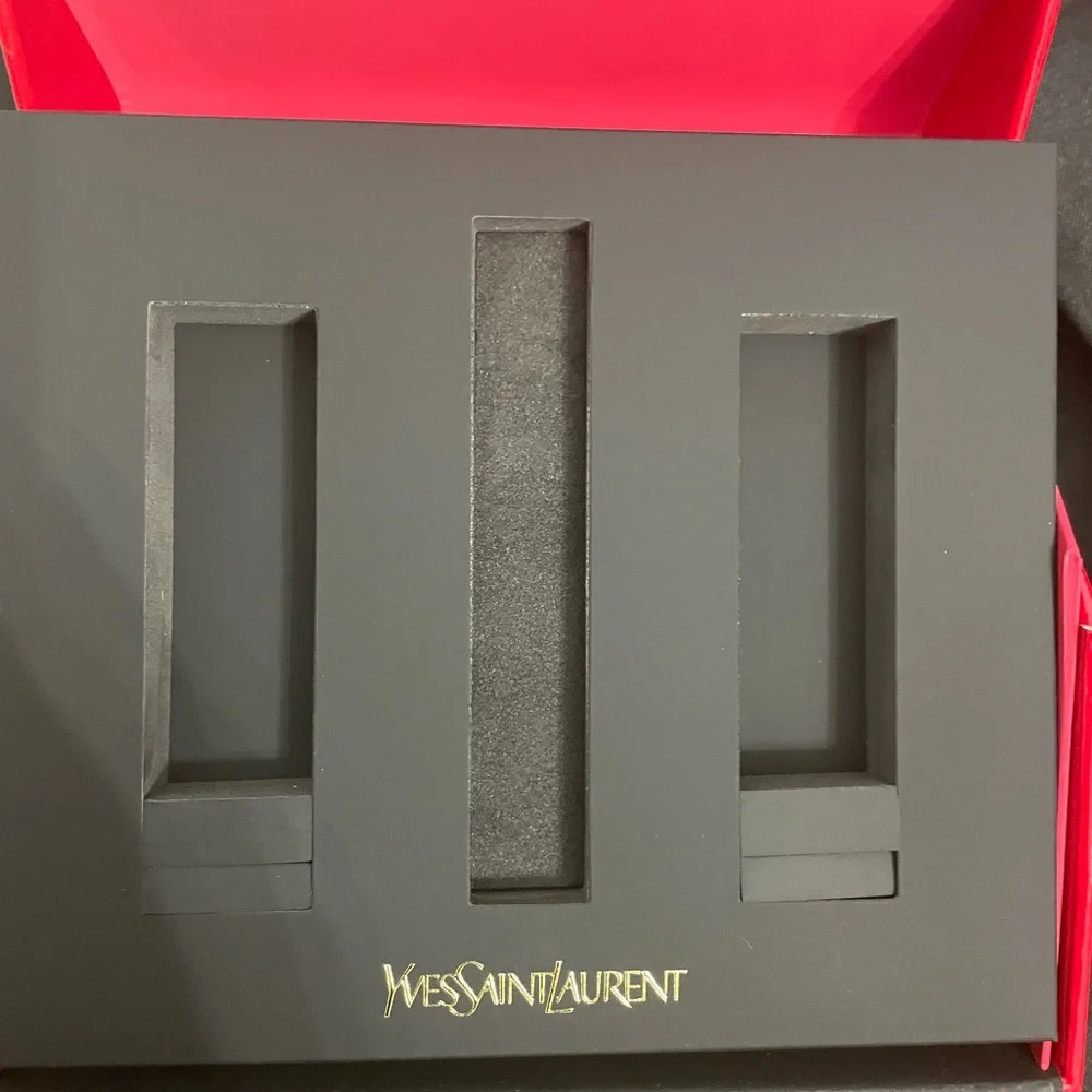 Last one! Yves Saint Laurent Red Quilted Patent Makeup Holder/Box Auth - Picture 3 of 4